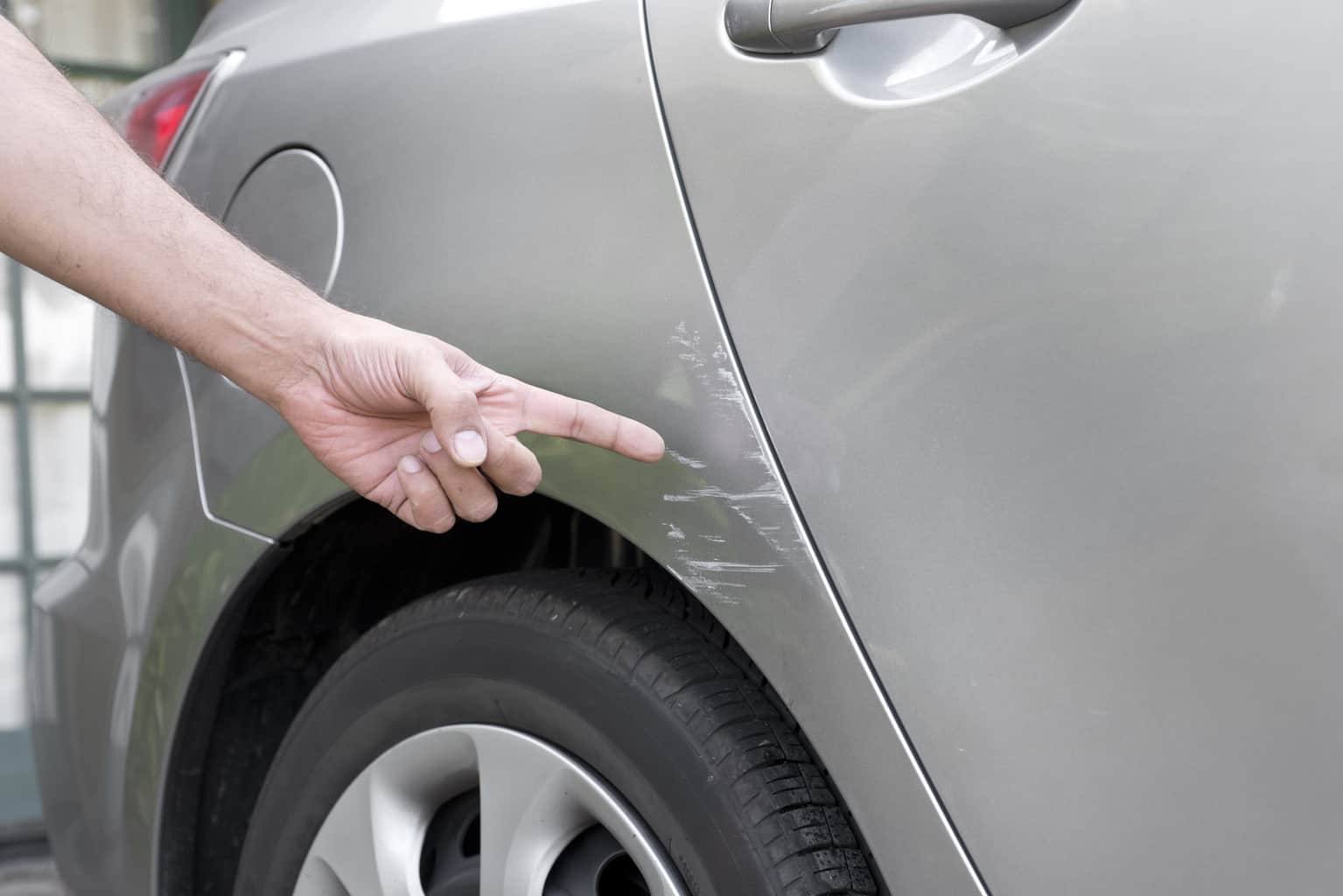 Les rayures disparaissent de la carrosserie de votre voiture grâce à ce  nouveau revêtement 